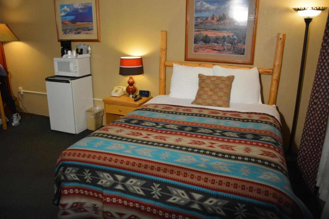 Sitzmark Chalet Inn Ruidoso Exterior photo