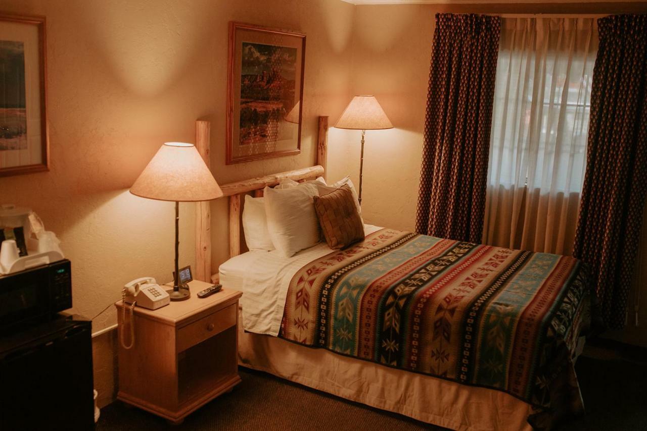 Sitzmark Chalet Inn Ruidoso Exterior photo